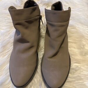 easy street stylish women's ankle boots